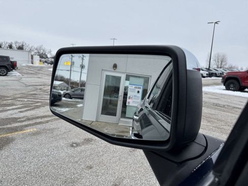 Used 2022 GMC Sierra 1500 SLT w/ SLT Premium Plus Package image 9