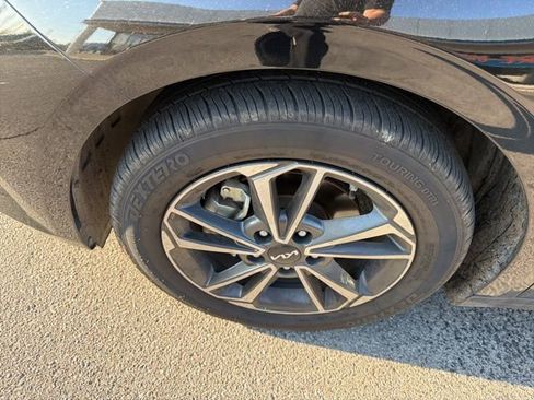 Used 2022 Kia Forte LXS image 11