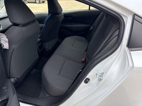 Used 2022 Toyota Corolla LE image 15