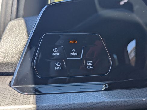 Used 2024 Volkswagen GTI SE w/ MDO Package image 31