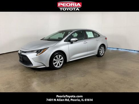 Used 2020 Toyota Corolla LE image 1