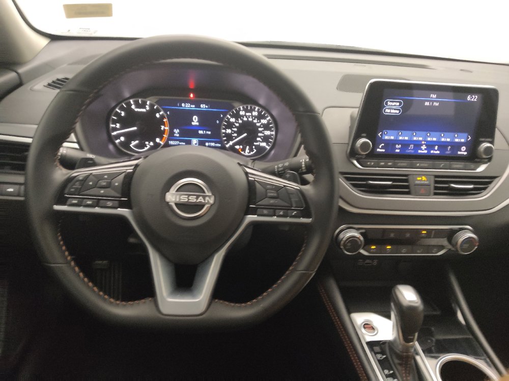 Used 2025 Nissan Altima 2.5 SR FWD image 22