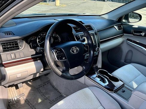 Used 2012 Toyota Camry XLE image 13