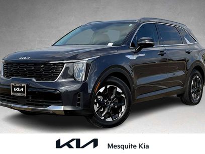 Certified 2025 Kia Sorento S w/ Panoramic Sunroof Package