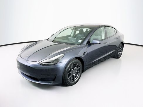 Used 2023 Tesla Model 3 Standard Range RWD image 3