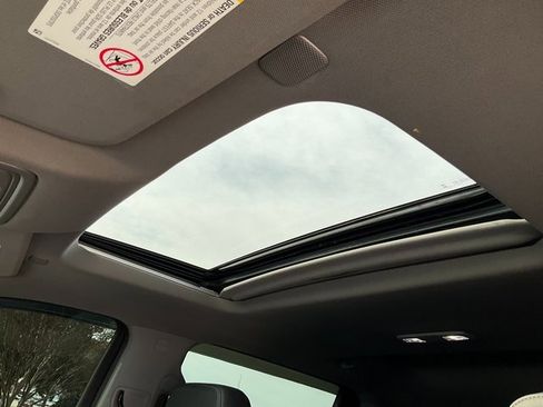 Used 2021 Chevrolet Silverado 2500 LTZ w/ LTZ Premium Package image 9