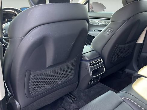 Used 2022 Genesis GV70 2.5T w/ Advanced Package AWD/4WD image 22