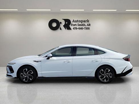 Used 2025 Hyundai Sonata SEL FWD image 3