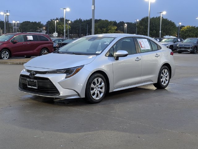 Used 2026 Toyota Corolla LE FWD image 10