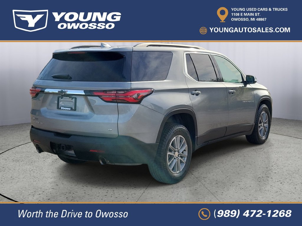 Used 2023 Chevrolet Traverse LT w/ Rear Camera Mirror Package AWD/4WD image 3