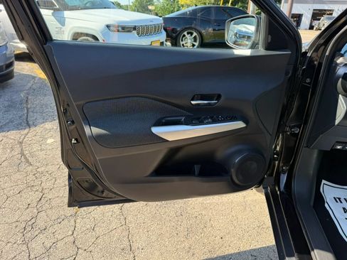 Used 2018 Nissan Kicks SV w/ Exterior Package FWD image 9