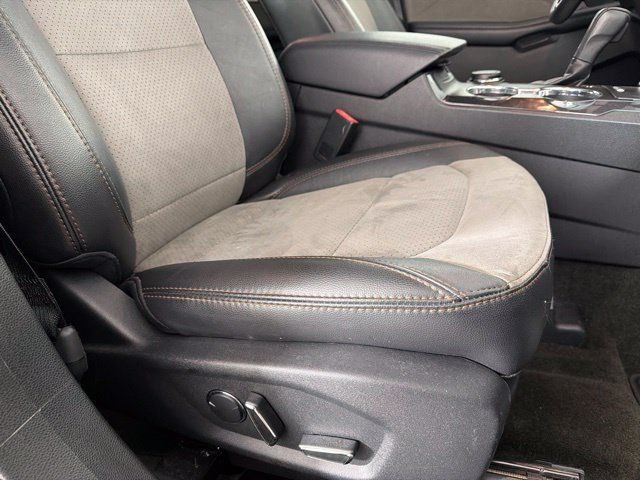 Used 2017 Ford Explorer XLT w/ Equipment Group 202A AWD/4WD image 36