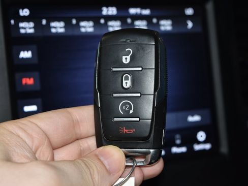 Used 2020 RAM 1500 Big Horn AWD/4WD image 17