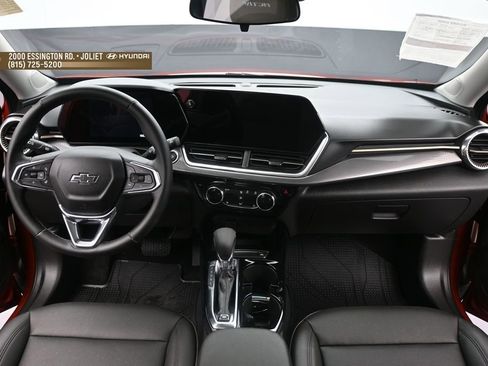 Used 2024 Chevrolet Trax ACTIV w/ Sunroof Package FWD image 11