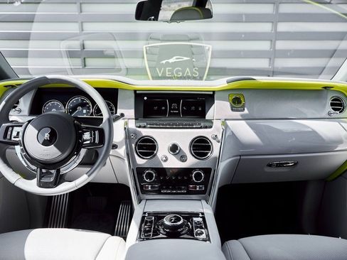 Used 2024 Rolls-Royce Cullinan AWD/4WD image 72