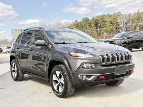 Used 2016 Jeep Cherokee Trailhawk image 5