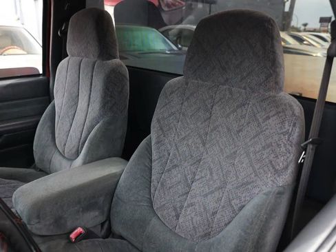 Used 2000 GMC Sonoma SLS w/ SLS Super Spec Pkg 1 image 6