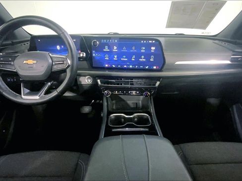 Used 2024 Chevrolet Traverse LT image 15