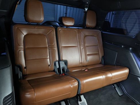 Used 2024 Lincoln Navigator Reserve AWD/4WD image 14