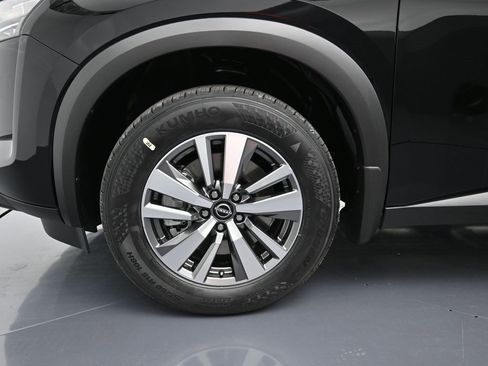 New 2025 Nissan Pathfinder SL image 9