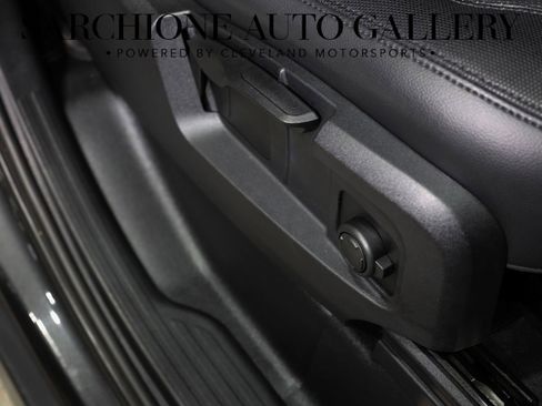 Used 2022 Land Rover Defender 90 X-Dynamic S image 35