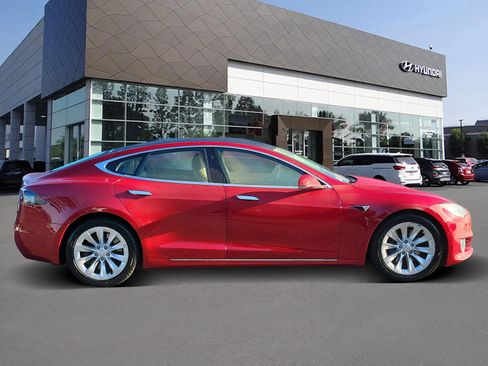 Used 2017 Tesla Model S 75D image 4