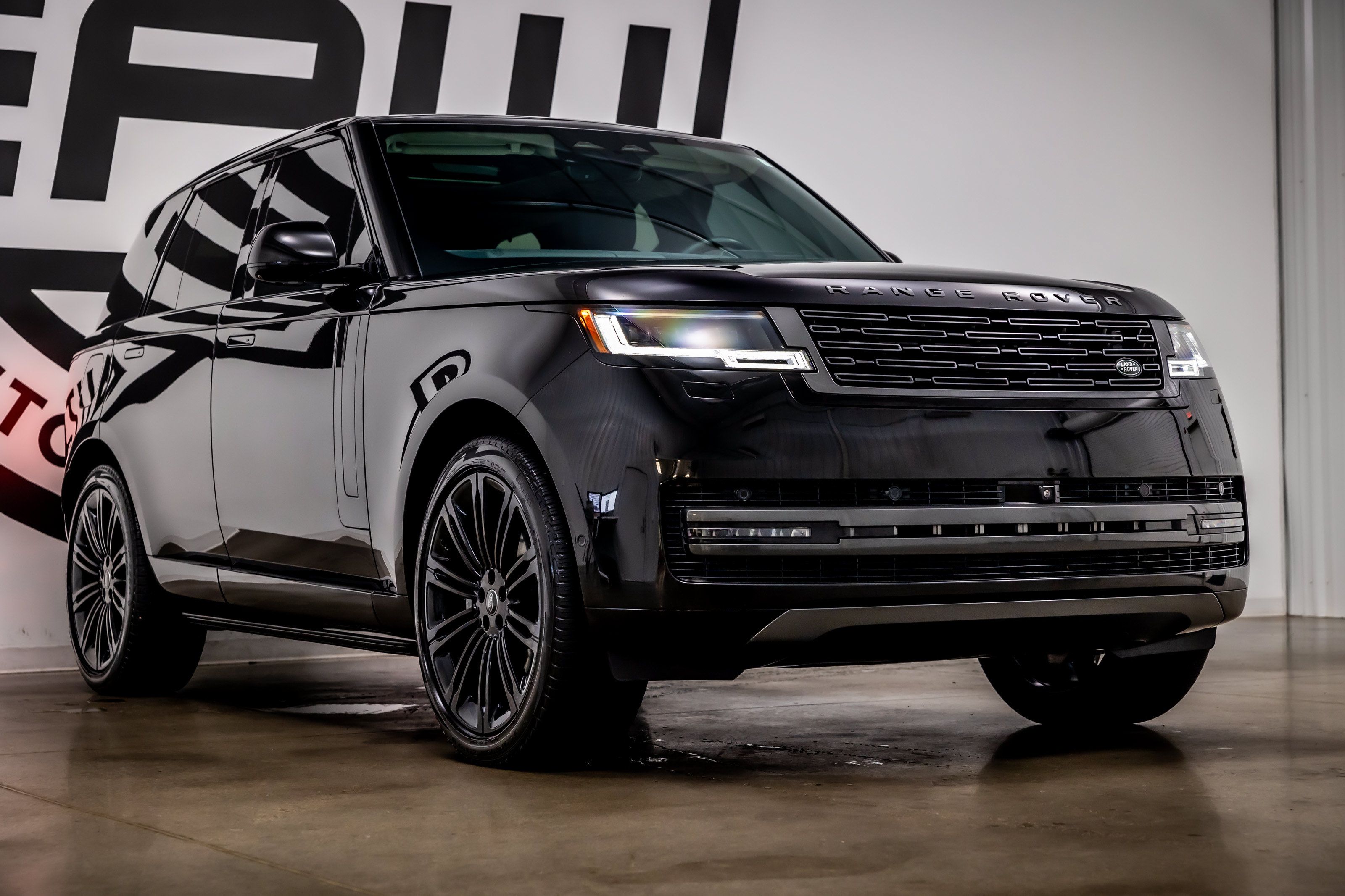 Used 2024 Land Rover Range Rover SE AWD/4WD image 27