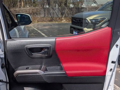 Certified 2023 Toyota Tacoma SR5 AWD/4WD image 16