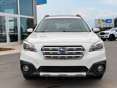 Used 2017 Subaru Outback 2.5i Limited AWD/4WD image 4