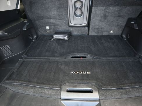 Used 2018 Nissan Rogue SL FWD image 19