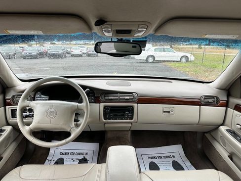 Used 1998 Cadillac De Ville D'Elegance w/ Safety/Security Pkg image 17