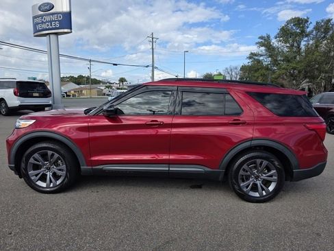Used 2022 Ford Explorer XLT w/ Equipment Group 202A image 5