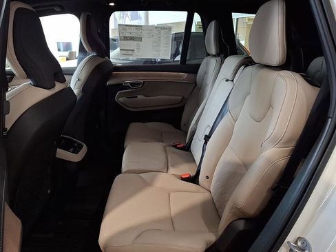 New 2026 Volvo XC90 B6 Plus w/ Protection Package Premier image 11