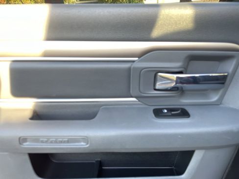 Used 2014 RAM 2500 Big Horn image 51