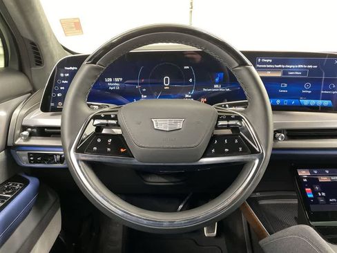 Used 2026 Cadillac Vistiq Premium Luxury w/ LPO, Floor Liner Package AWD/4WD image 20