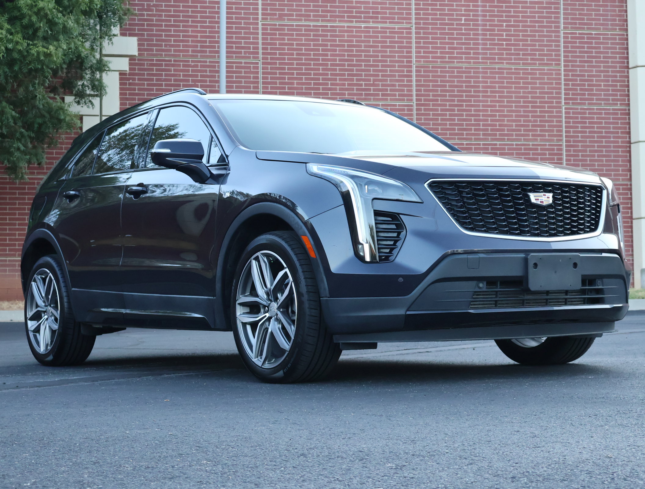 Used 2023 Cadillac XT4 Sport FWD image 1