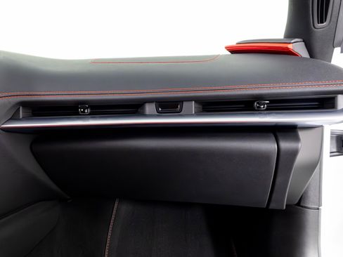 Used 2021 Chevrolet Corvette Stingray Preferred Cpe w/ Engine Appearance Package image 36