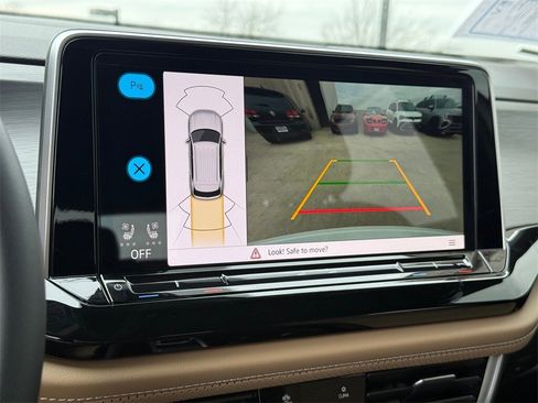 New 2026 Volkswagen Atlas Cross Sport SE image 24