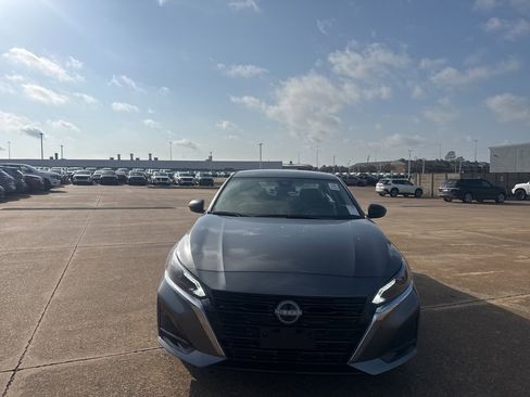 Certified 2025 Nissan Altima 2.5 SV image 4