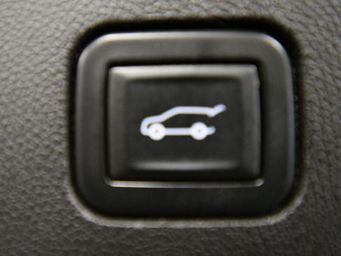 Used 2021 Chevrolet Equinox LT image 23