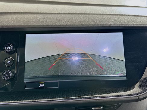 Used 2023 Buick Envision Preferred image 21
