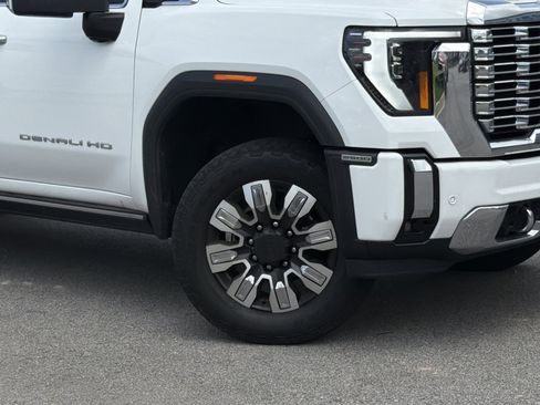 Used 2025 GMC Sierra 2500 Denali w/ Denali Reserve Package AWD/4WD image 3