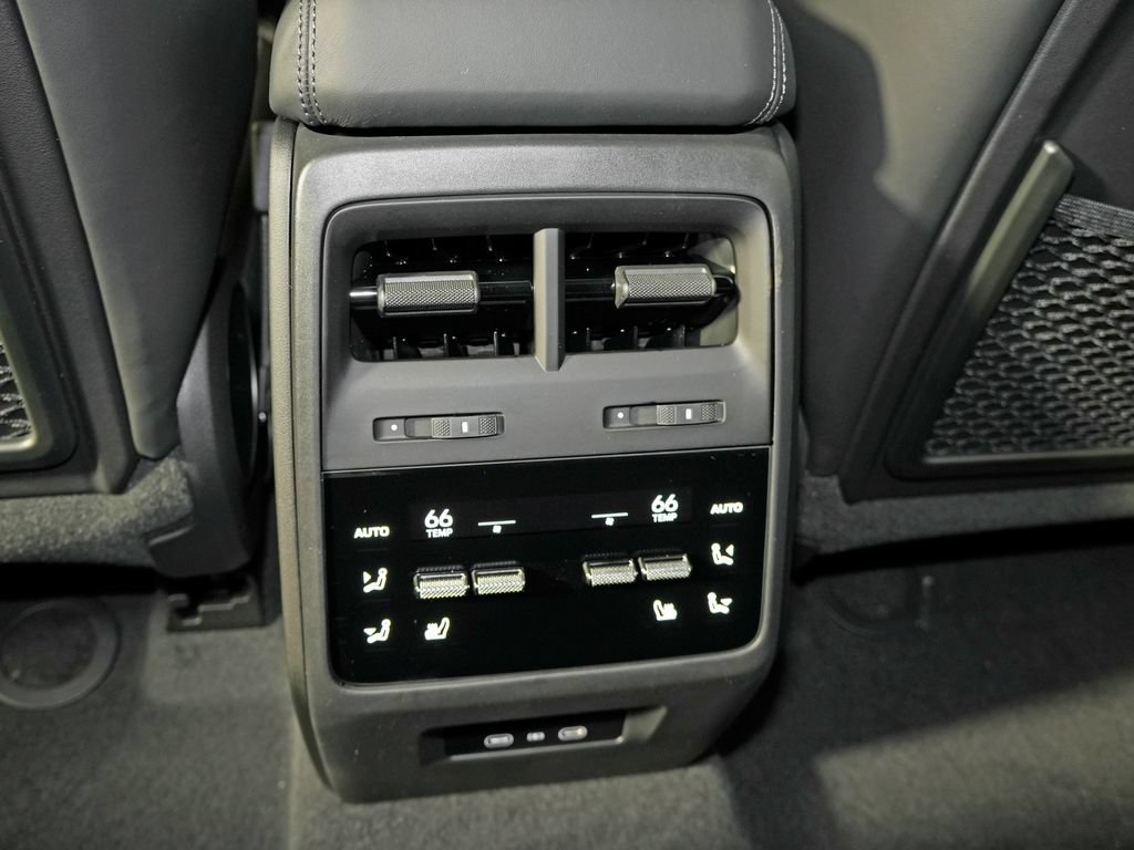 Used 2026 Porsche Macan 4 Electric AWD/4WD image 35