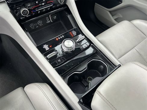 Used 2022 Jeep Grand Cherokee Overland w/ Advanced Protech Group III image 27