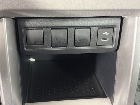 Used 2023 Toyota Corolla Cross L image 22