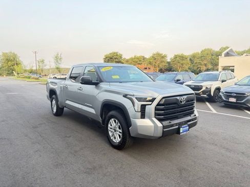Used 2024 Toyota Tundra SR5 w/ SR5 Premium Package AWD/4WD image 4