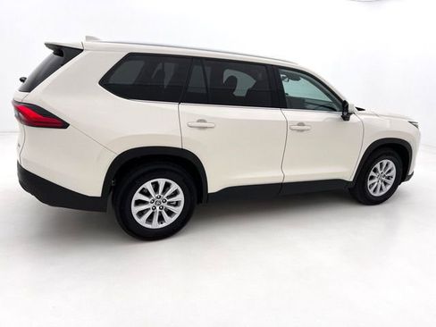 Used 2024 Toyota Grand Highlander AWD image 6