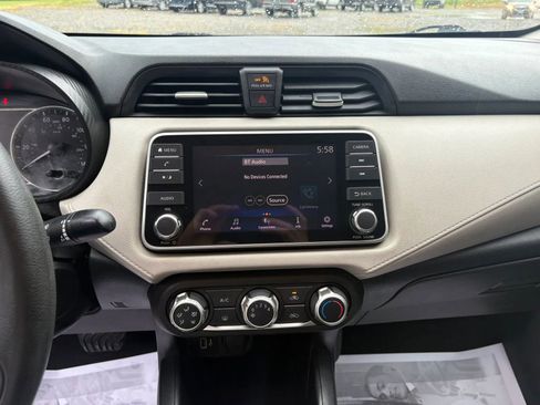 Used 2021 Nissan Versa SV FWD image 12