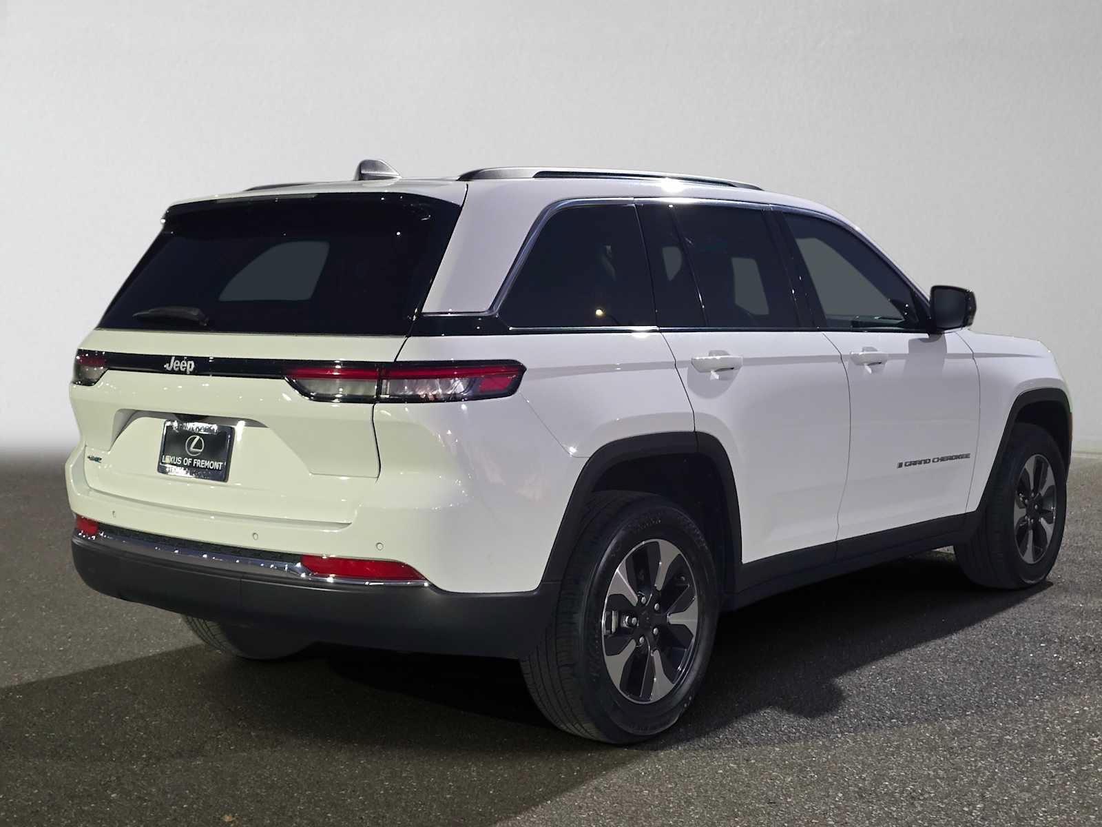Used 2024 Jeep Grand Cherokee Limited 4xe AWD/4WD image 3