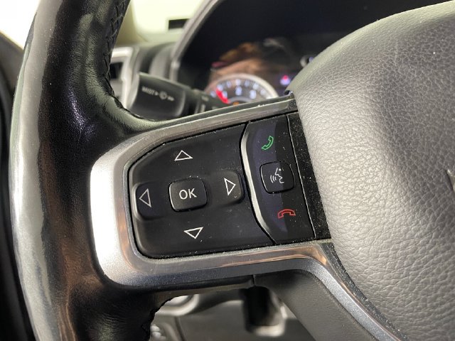 Used 2019 RAM 1500 Laramie AWD/4WD image 10